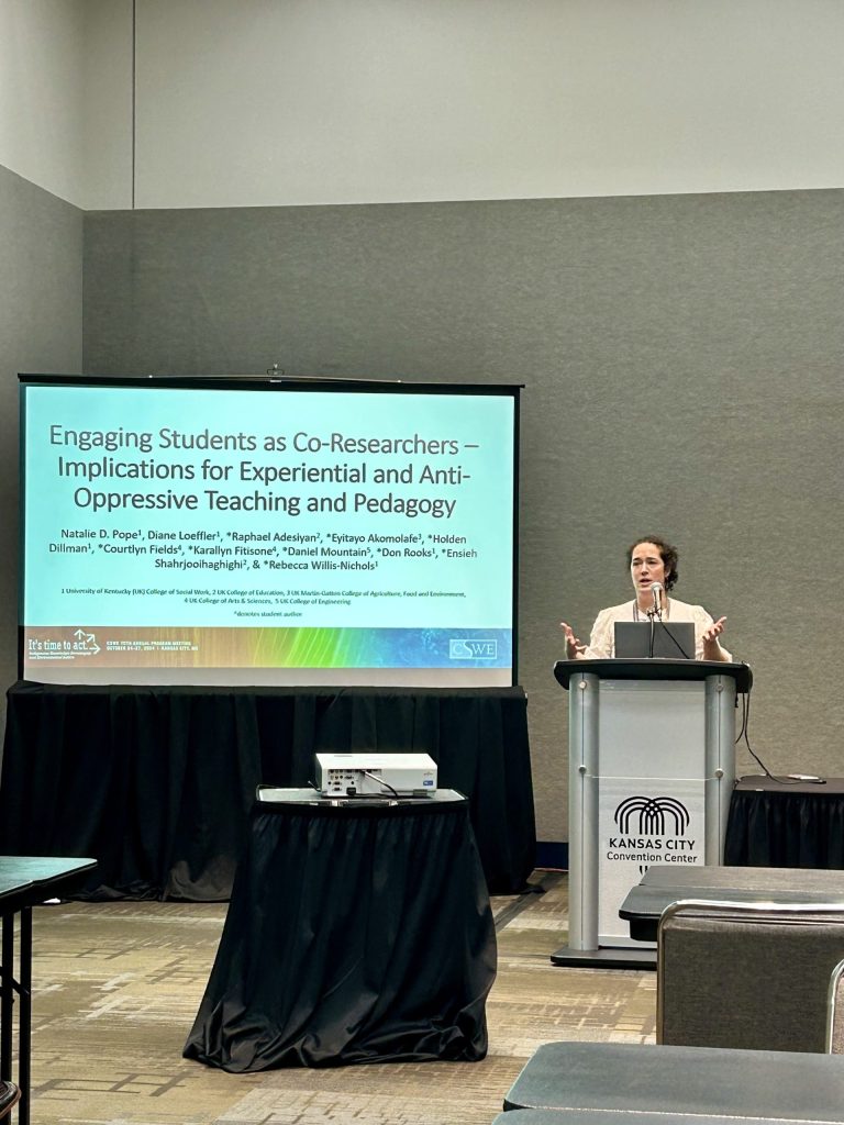 Natalie Pope presenting at CSWE Annual Conferece